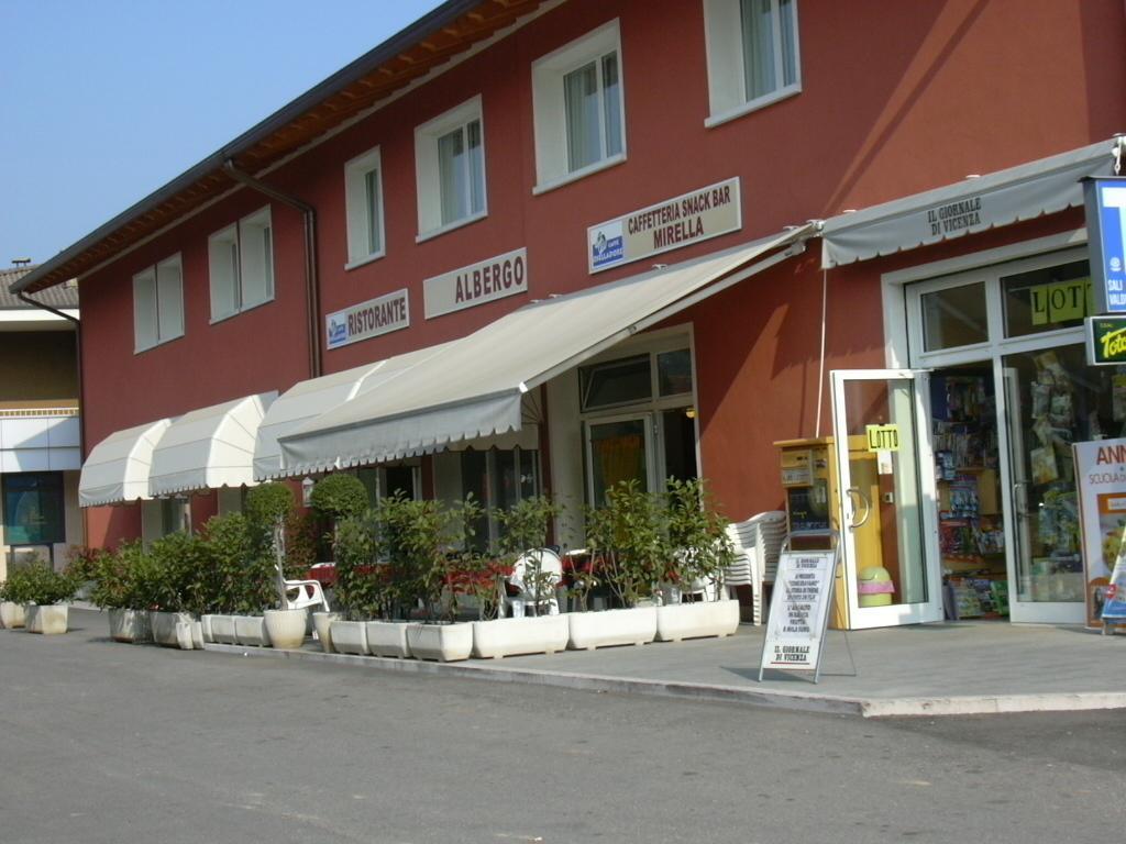 Hotel San Tomio Isola Vicentina Exteriér fotografie